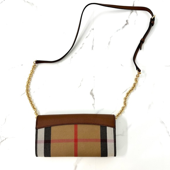 Burberry Wallet on Chain - Picture 6 of 8